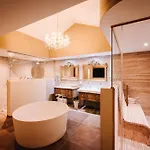 Le Hameau Des Pesquiers & Spa, Curio Collection By Hilton 5* Hyères