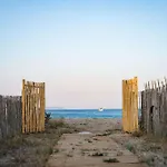 Le Hameau Des Pesquiers & Spa, Curio Collection By Hilton 5*