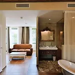 Le Hameau Des Pesquiers & Spa, Curio Collection By Hilton Hyères
