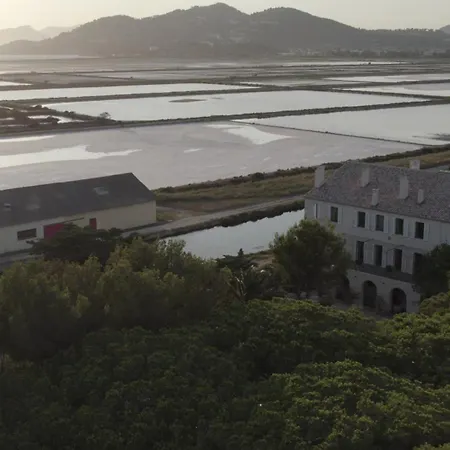 Le Hameau Des Pesquiers & Spa, Curio Collection By Hilton 5*