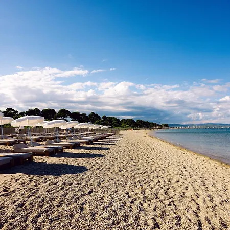 Le Hameau Des Pesquiers & Spa, Curio Collection By Hilton 酒店 耶尔