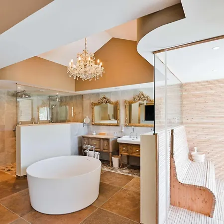 Hotell Le Hameau Des Pesquiers & Spa, Curio Collection By Hilton Hyères