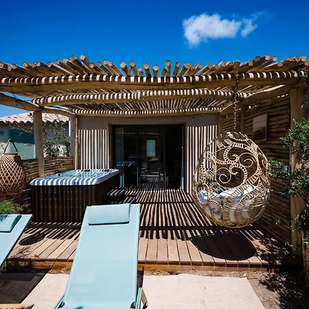 Le Hameau Des Pesquiers & Spa, Curio Collection By Hilton 5*