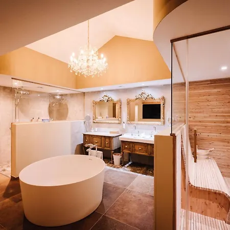 Le Hameau Des Pesquiers & Spa, Curio Collection By Hilton 5* Hyeres