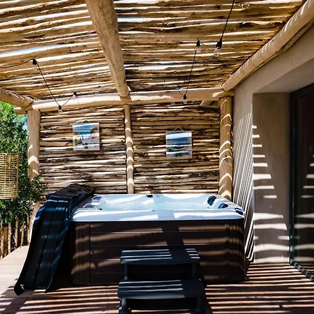 Otel Le Hameau Des Pesquiers & Spa, Curio Collection By Hilton 5*
