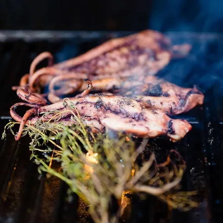 Le Hameau Des Pesquiers & Spa, Curio Collection By Hilton 耶尔