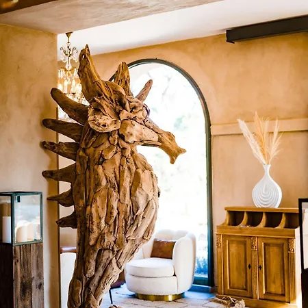 Le Hameau Des Pesquiers & Spa, Curio Collection By Hilton Hotell