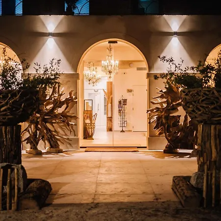 Le Hameau Des Pesquiers & Spa, Curio Collection By Hilton 5*