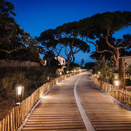 Le Hameau Des Pesquiers Ecolodge&spa, Curio Collection By Hilton 5*