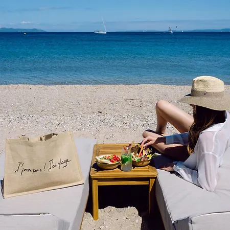 ホテル Le Hameau Des Pesquiers & Spa, Curio Collection By Hilton イエール