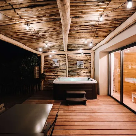 ホテル Le Hameau Des Pesquiers & Spa, Curio Collection By Hilton