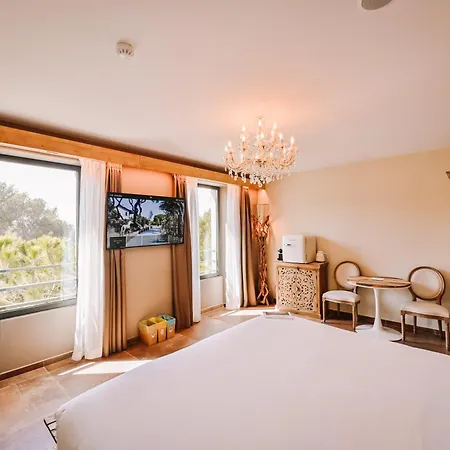Le Hameau Des Pesquiers & Spa, Curio Collection By Hilton ホテル イエール
