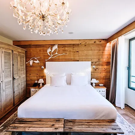 ホテル Le Hameau Des Pesquiers & Spa, Curio Collection By Hilton