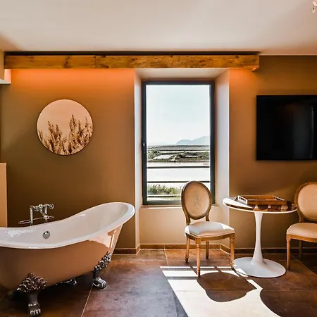 ホテル Le Hameau Des Pesquiers & Spa, Curio Collection By Hilton