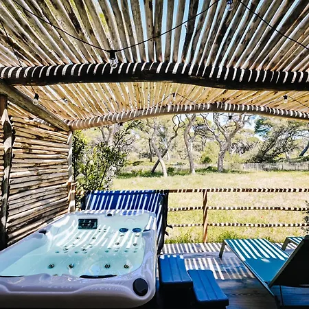 Le Hameau Des Pesquiers Ecolodge&spa, Curio Collection By Hilton Hotel