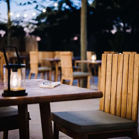 Hotel Le Hameau Des Pesquiers Ecolodge&spa, Curio Collection By Hilton 5*