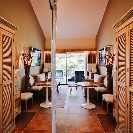 Готель Le Hameau Des Pesquiers & Spa, Curio Collection By Hilton