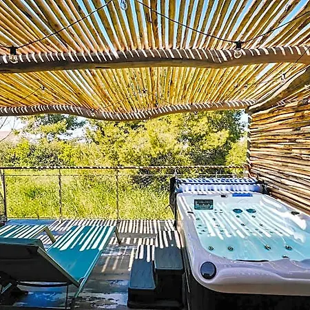 Le Hameau Des Pesquiers & Spa, Curio Collection By Hilton 5* Hyères