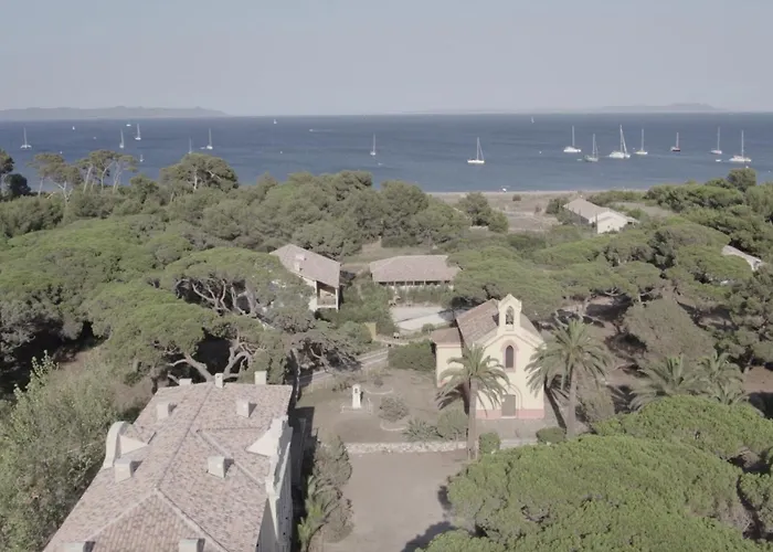 Le Hameau Des Pesquiers & Spa, Curio Collection By Hilton 5*