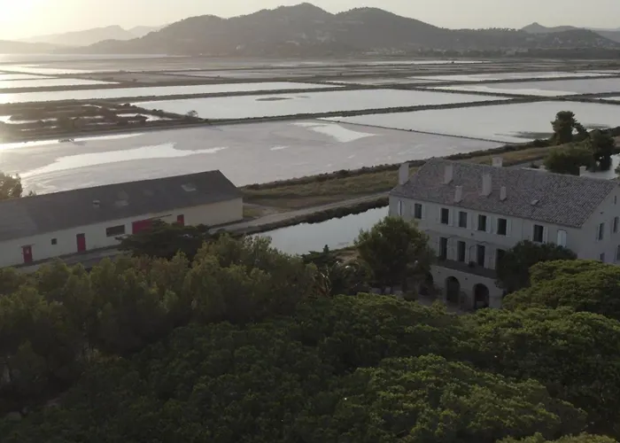 Le Hameau Des Pesquiers & Spa, Curio Collection By Hilton 5*