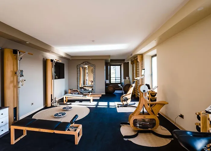 Le Hameau Des Pesquiers & Spa, Curio Collection By Hilton Готель