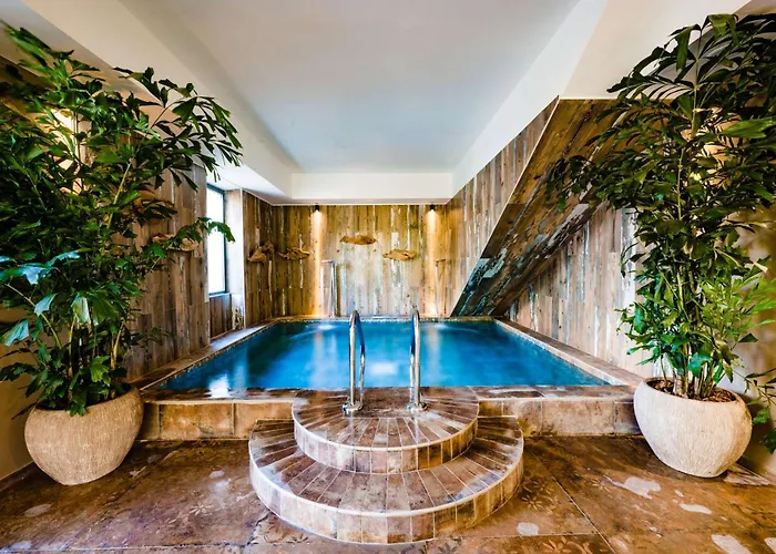 Готель Le Hameau Des Pesquiers & Spa, Curio Collection By Hilton 5*