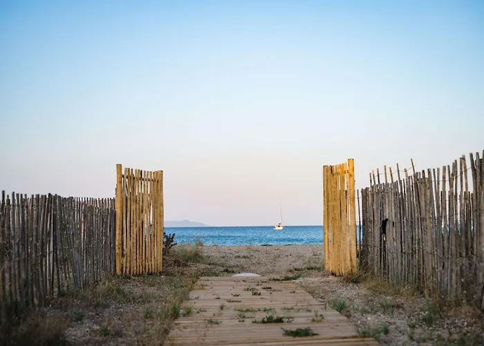 Le Hameau Des Pesquiers & Spa, Curio Collection By Hilton 5*