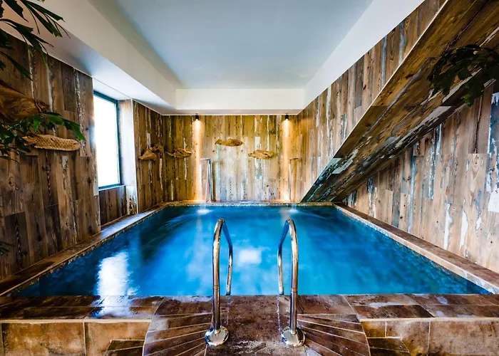 Le Hameau Des Pesquiers & Spa, Curio Collection By Hilton Єр