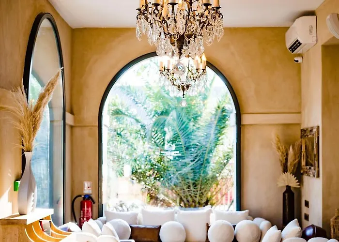 Готель Le Hameau Des Pesquiers & Spa, Curio Collection By Hilton