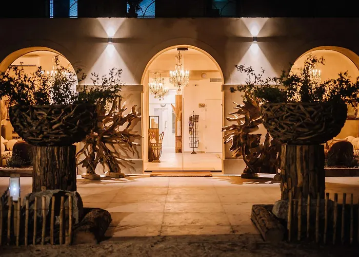 Le Hameau Des Pesquiers & Spa, Curio Collection By Hilton 5*