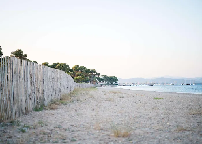 Le Hameau Des Pesquiers & Spa, Curio Collection By Hilton 5*