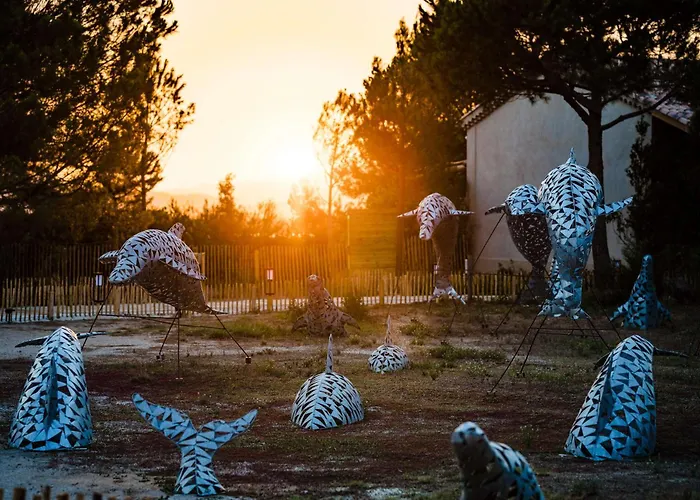 Готель Le Hameau Des Pesquiers & Spa, Curio Collection By Hilton