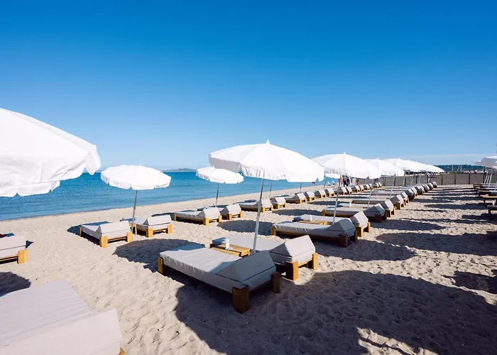 Le Hameau Des Pesquiers & Spa, Curio Collection By Hilton 5*