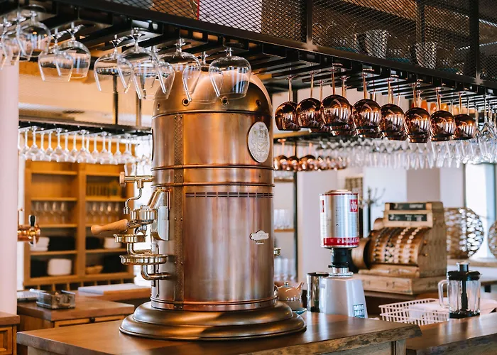 Готель Le Hameau Des Pesquiers & Spa, Curio Collection By Hilton Єр