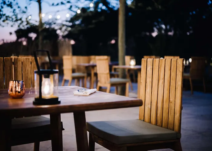 Готель Le Hameau Des Pesquiers & Spa, Curio Collection By Hilton 5*