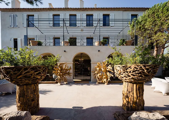 Le Hameau Des Pesquiers & Spa, Curio Collection By Hilton Готель