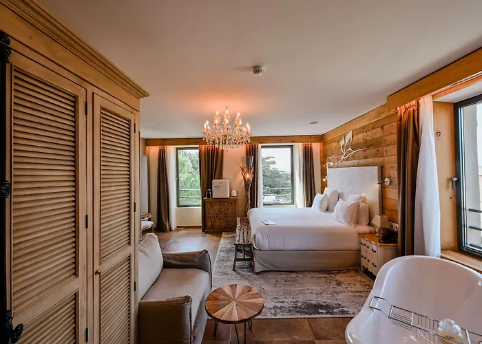 Готель Le Hameau Des Pesquiers & Spa, Curio Collection By Hilton 5*