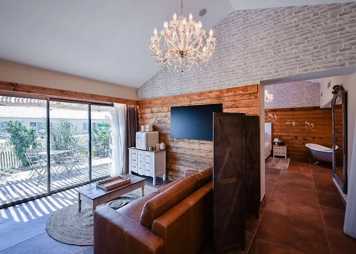 Le Hameau Des Pesquiers & Spa, Curio Collection By Hilton Готель Єр