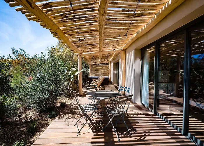 Le Hameau Des Pesquiers & Spa, Curio Collection By Hilton 5*